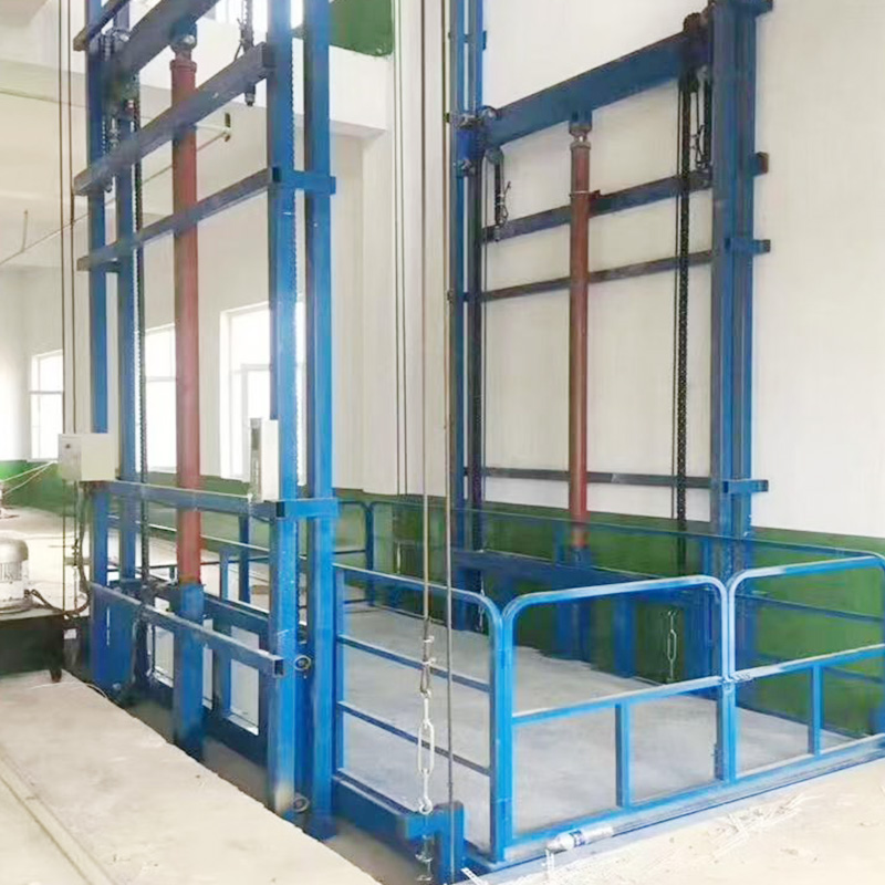 What customized solutions does the hydraulic lifting platform provide for specific industry applications?