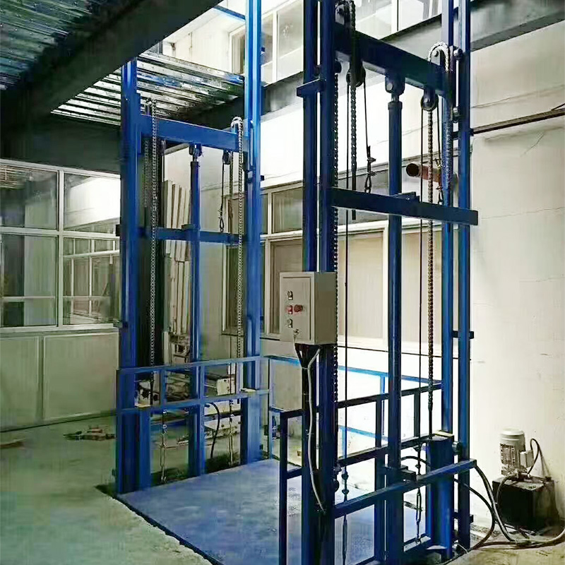 How does the hydraulic lifting platform improve work efficiency and reduce labor intensity?